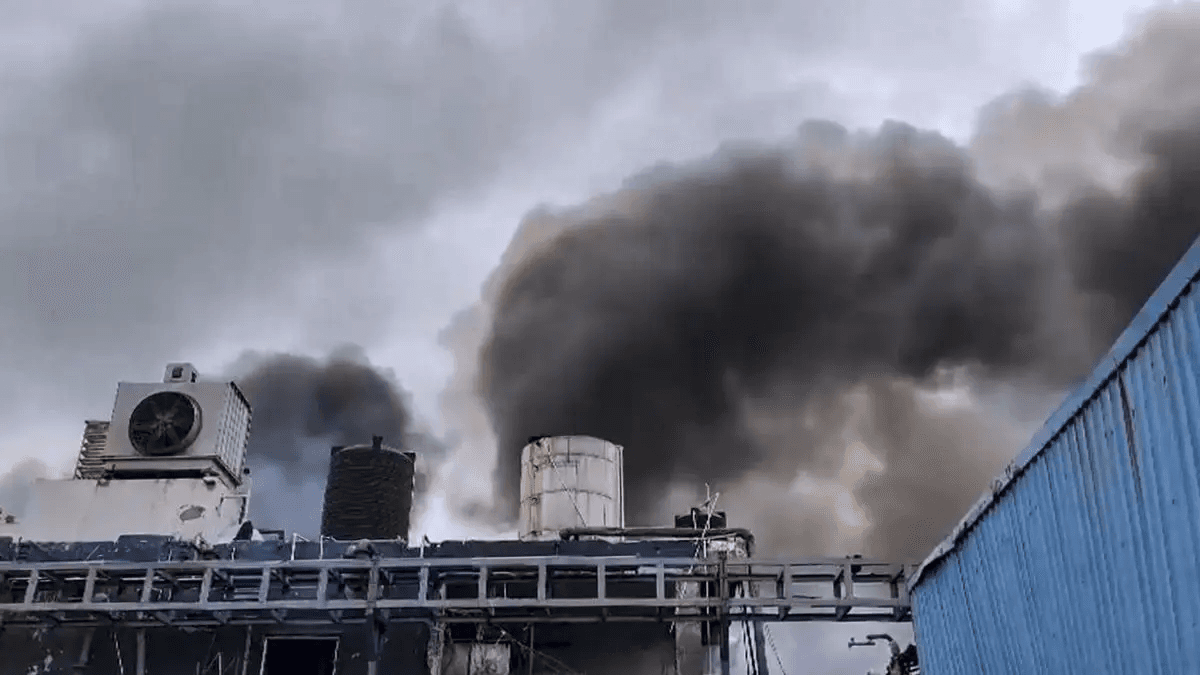 Al menos 12 muertos y varios heridos dejó la explosión de una planta farmacéutica en India