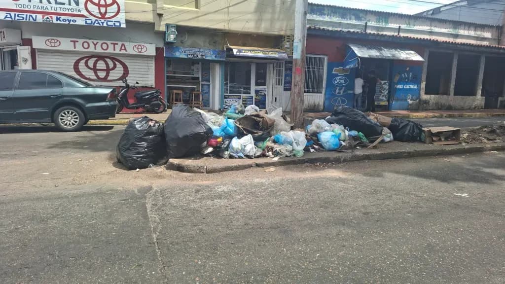 MONAGAS | Comerciantes de Maturín denunciaron acumulación de basura en la avenida Rivas